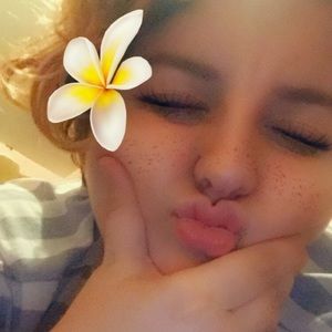 Meet your Posher, Lucy